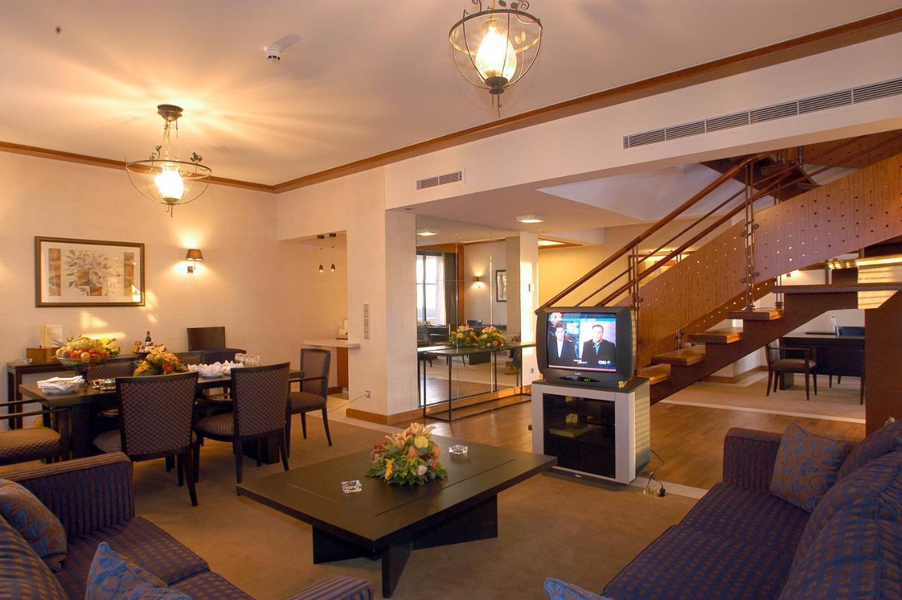 Crowne Plaza Hamra By Ihg Hotel Beirut