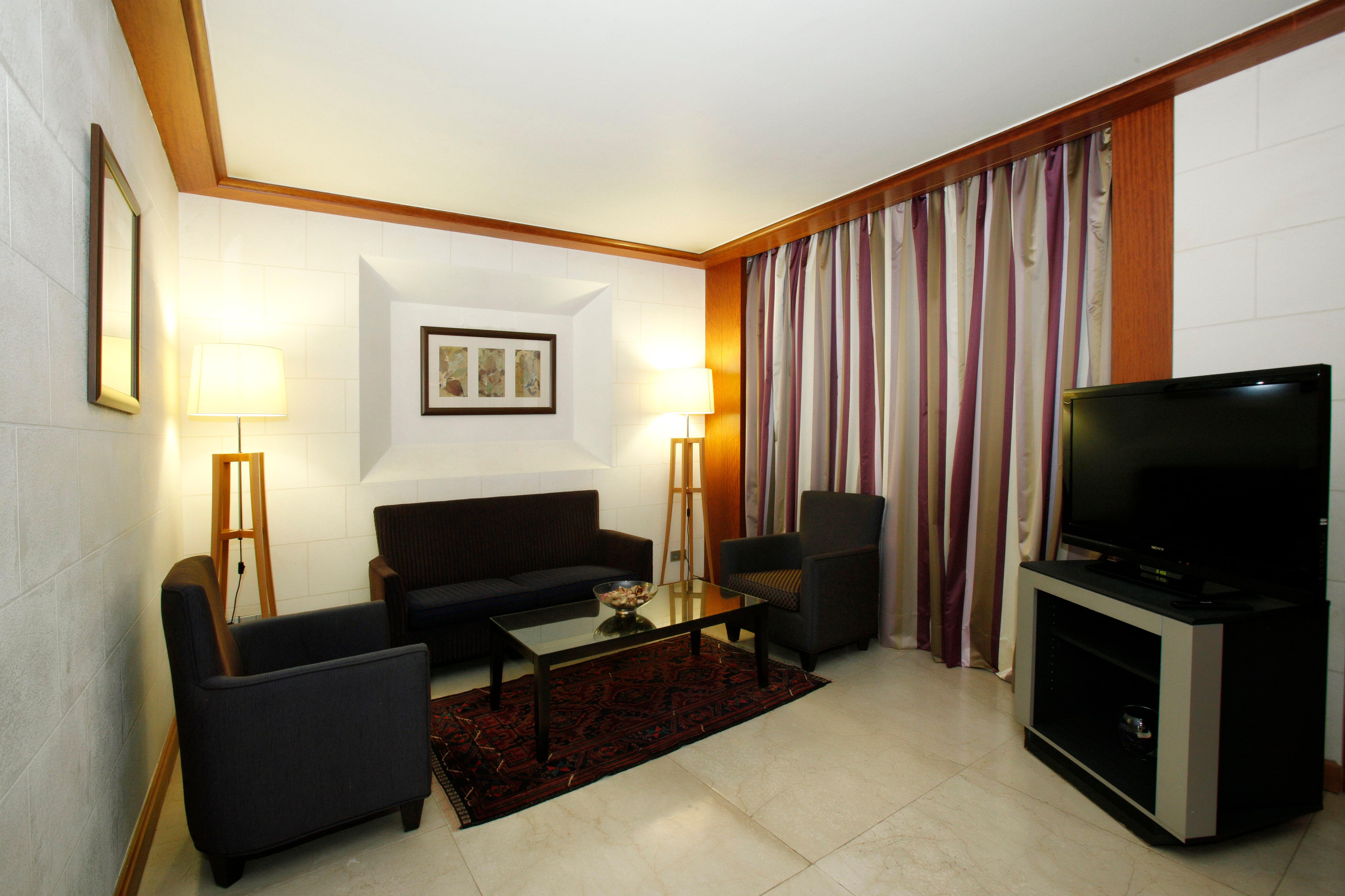 Hotel Crowne Plaza Hamra By Ihg 5*