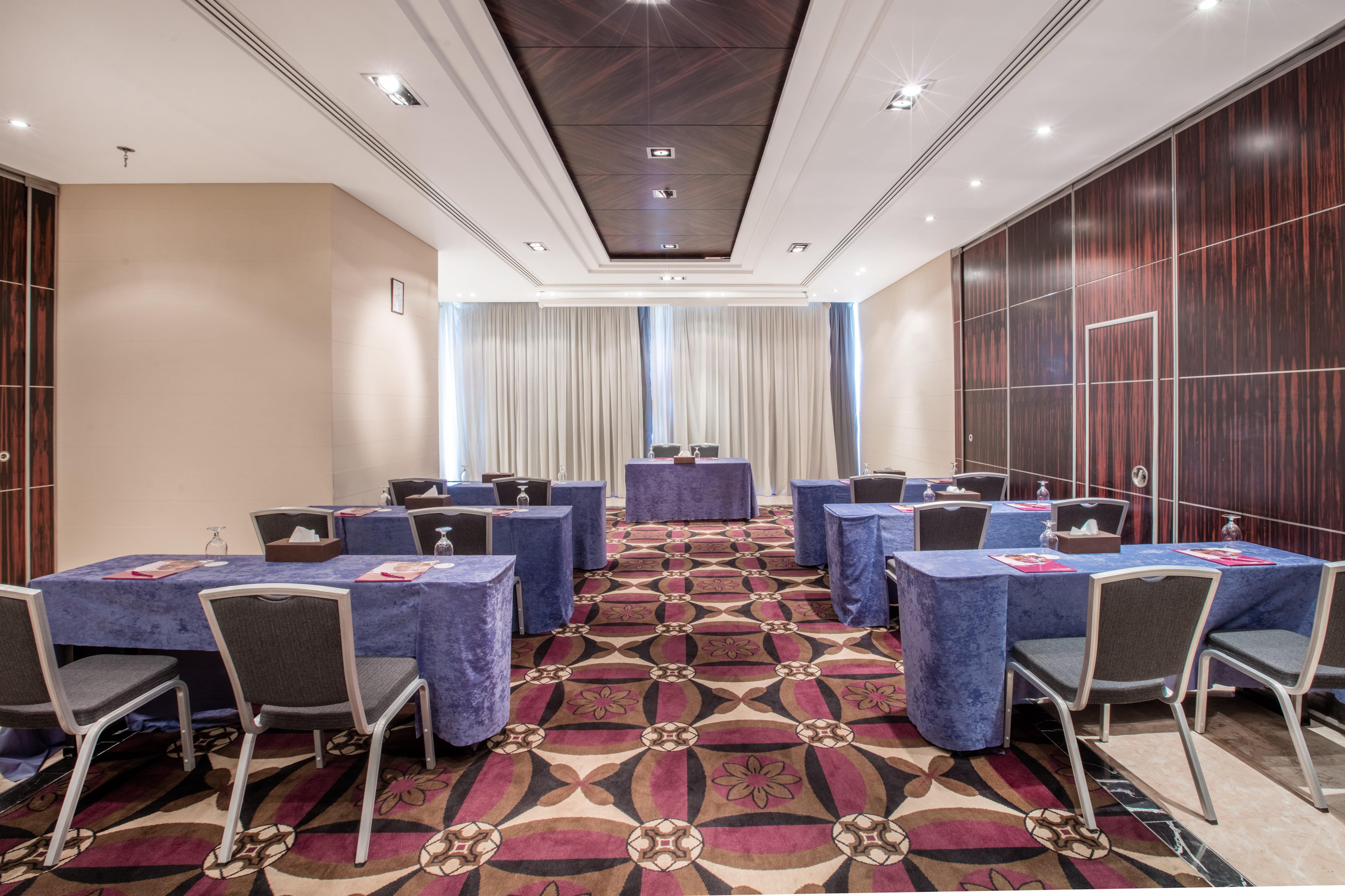 Crowne Plaza Hamra By Ihg Hotel Beirut