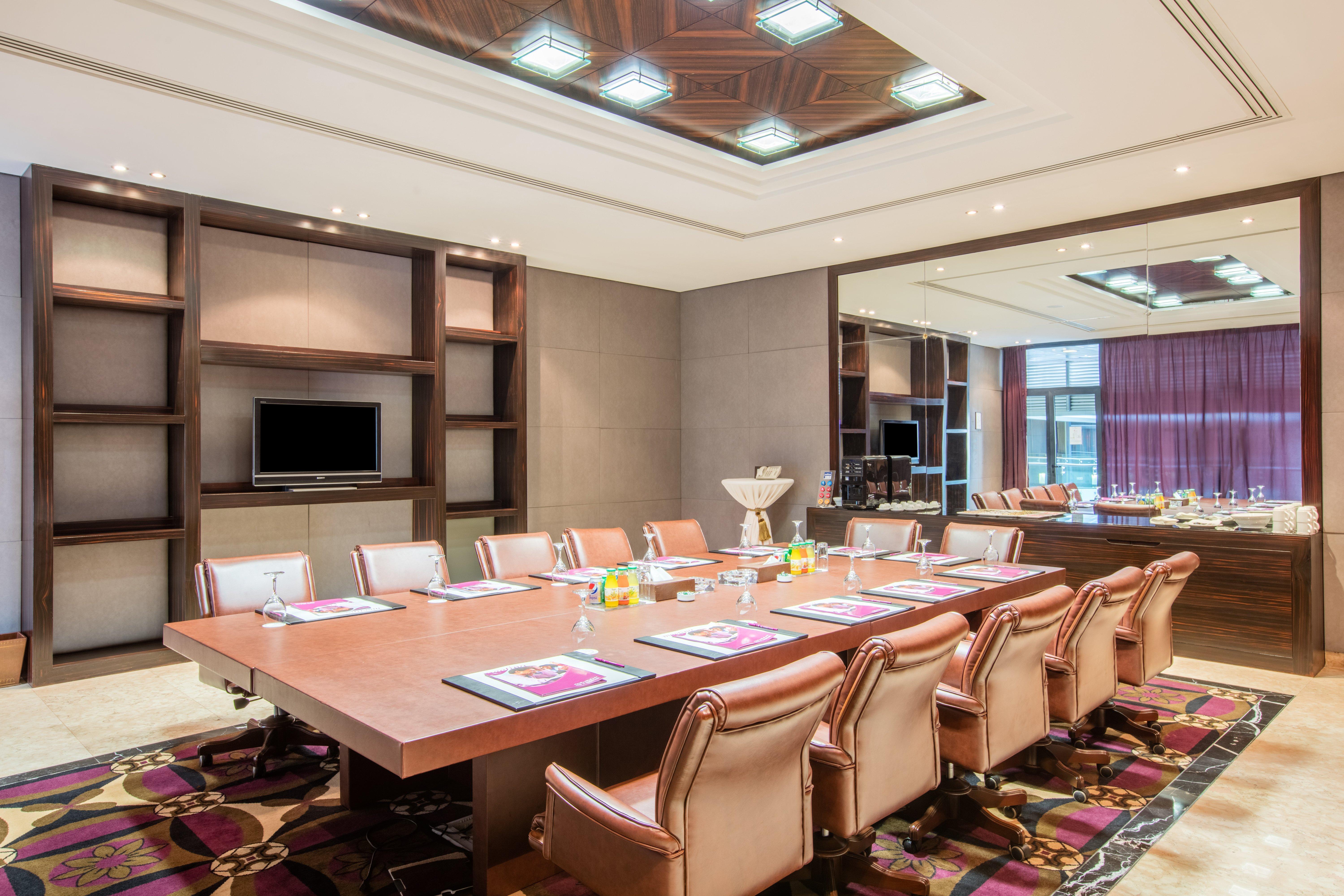 Crowne Plaza Hamra By Ihg Hotel 5*