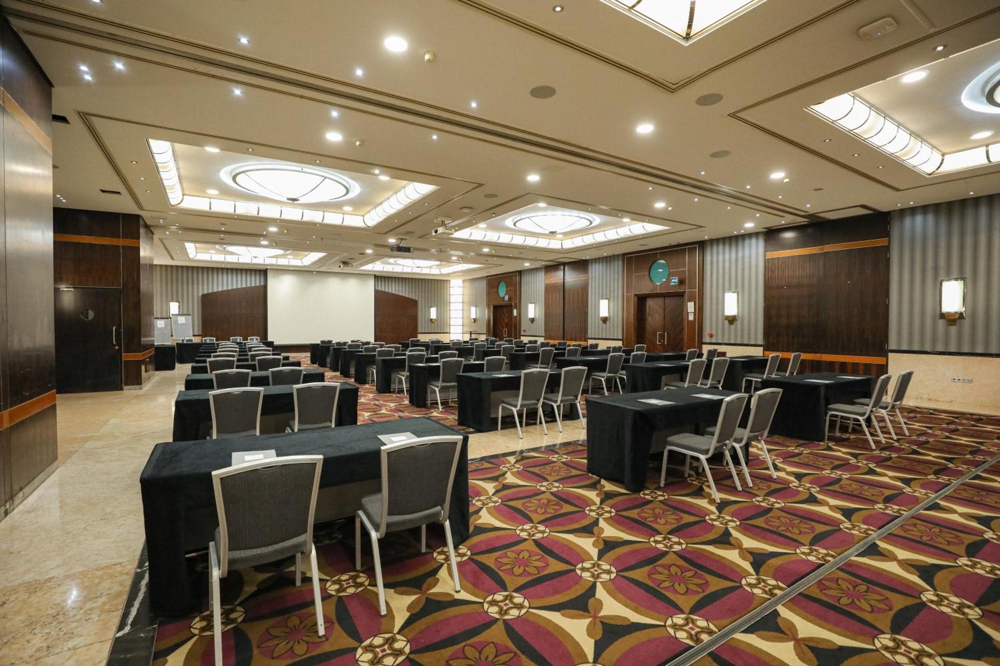 Crowne Plaza Hamra By Ihg Hotel 5*