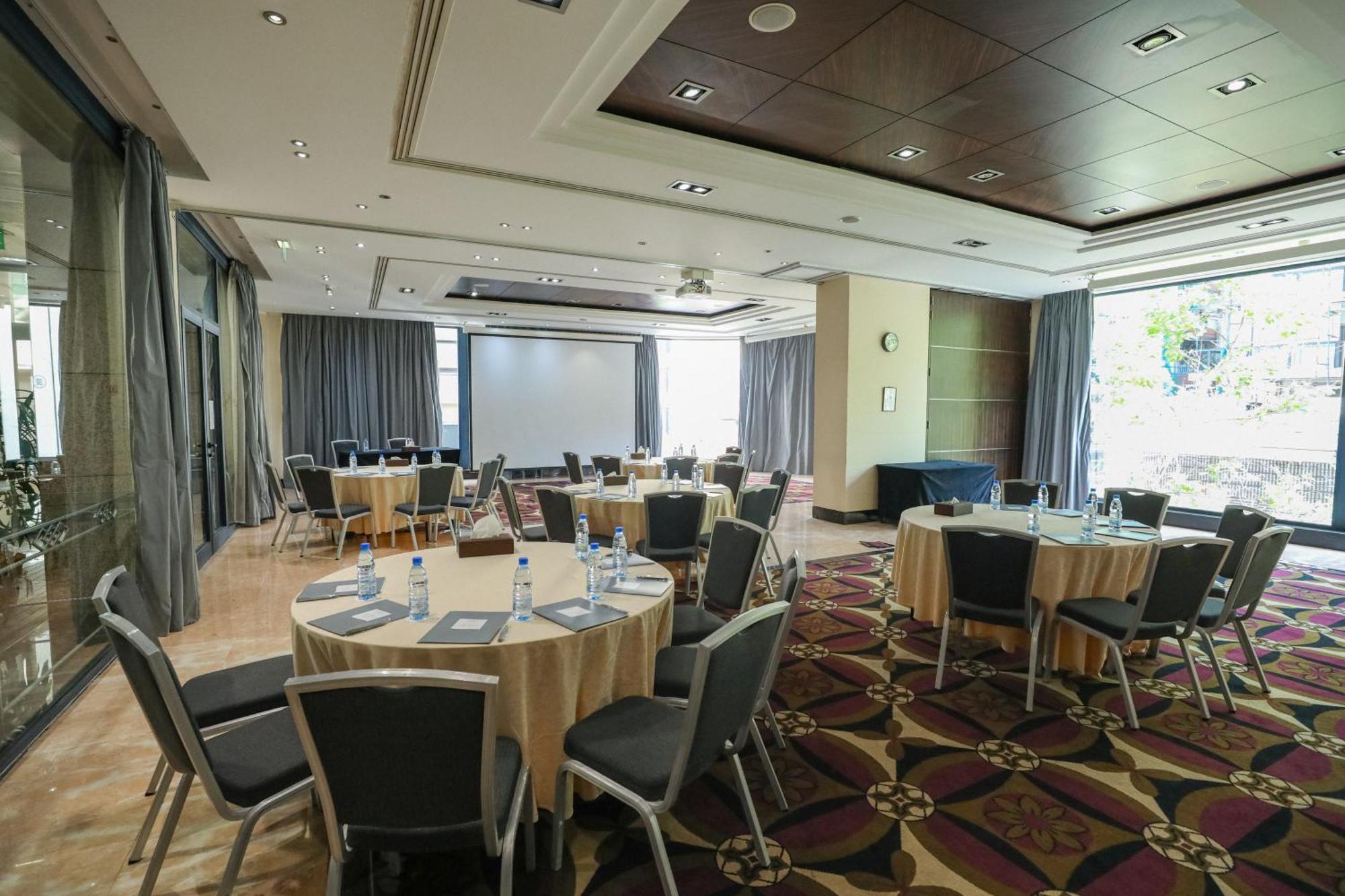 Hotel Crowne Plaza Hamra By Ihg 5*
